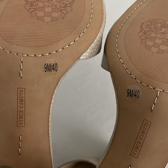 Vince Camuto Jacon Leather Champagne Metallic Ankle Strap Sandals Size 9 New - Picture 7 of 7